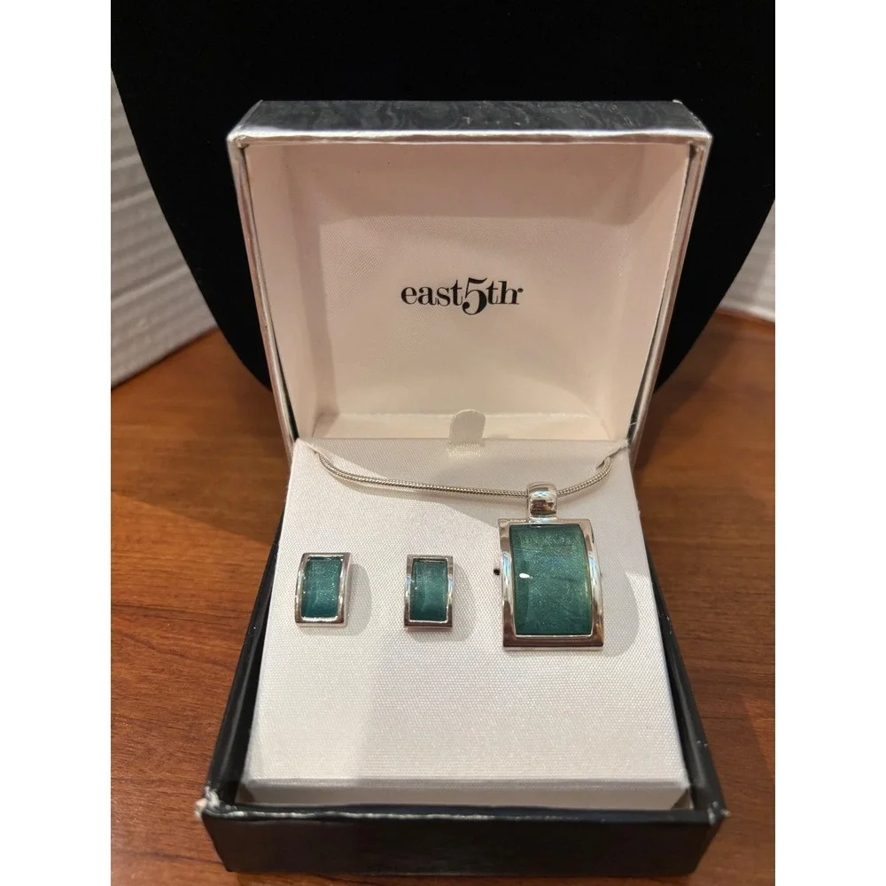 East 5th Jewelry Set Silver Tone Teal Green Rectangle Pendant Necklace Earrings